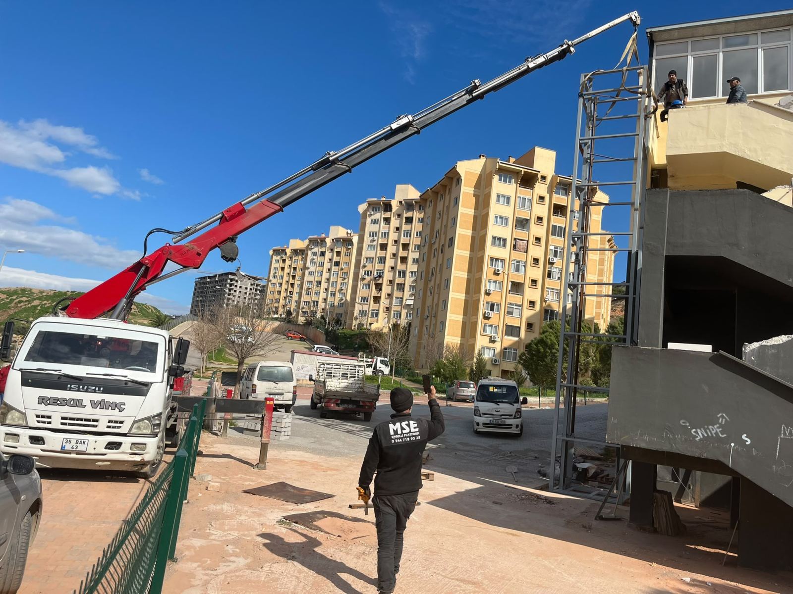 Çatıya Malzeme Montajı
