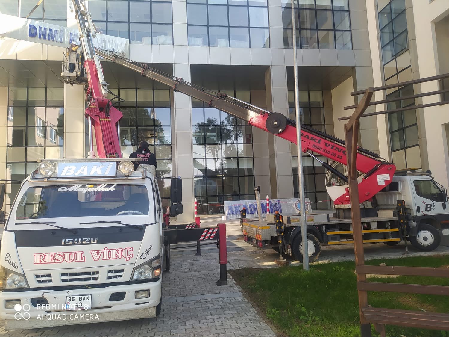 Bina Önü Tabela Montajı
